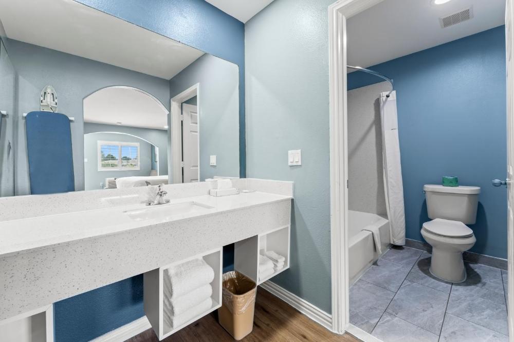 Comfort King Room interior